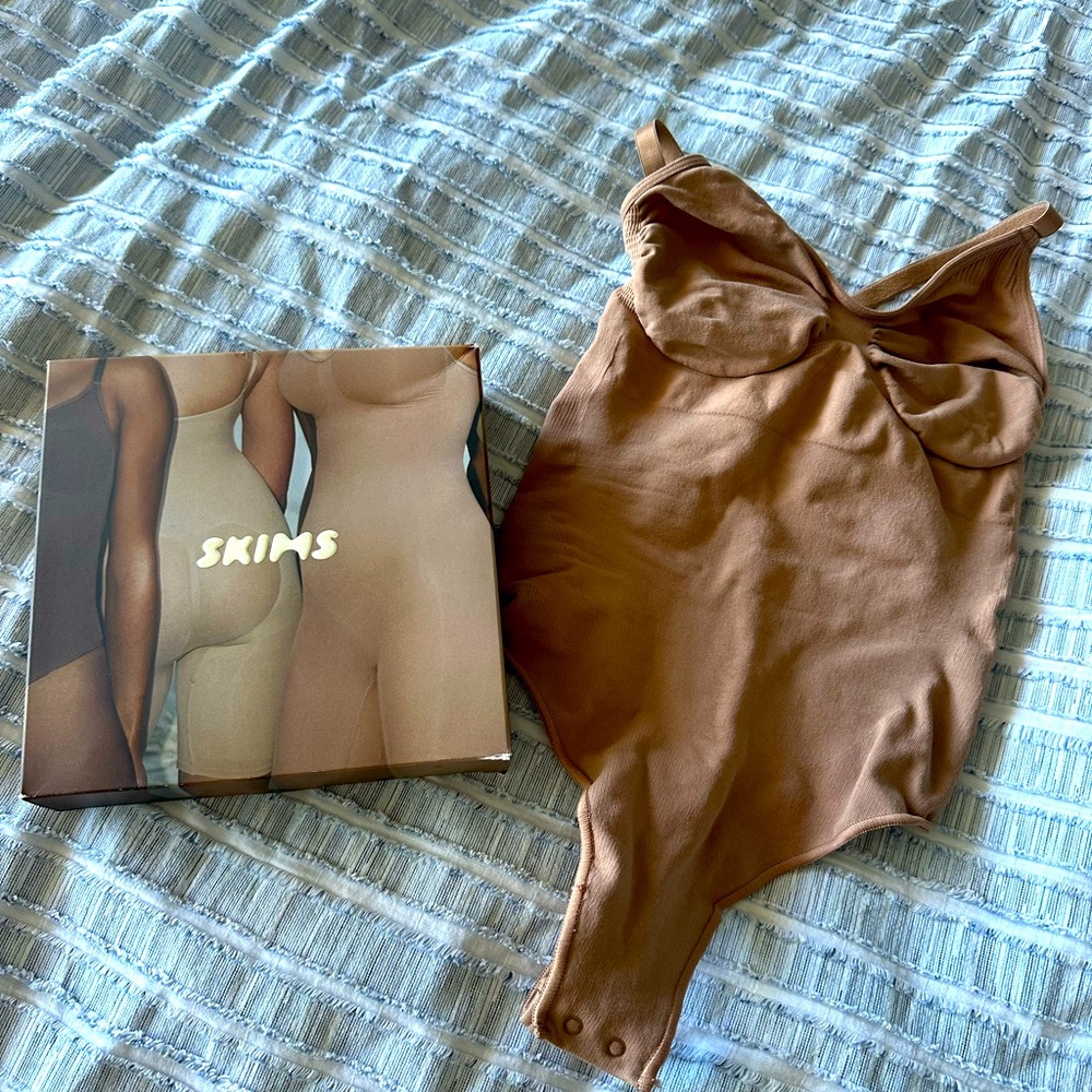 Skims bodysuit! Brand new/never worn.